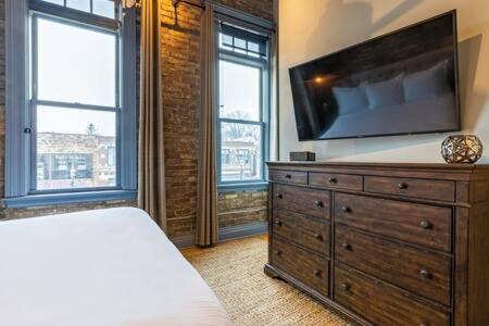 Hip Urban Loft - Small Town Charm - 124 Lofts #1 West Dundee Zewnętrze zdjęcie